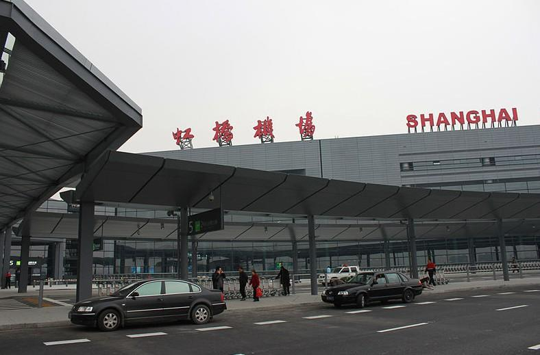 上海虹橋機場，提供排煙閥、消聲器、靜壓箱、等通風(fēng)設(shè)備 - 副本.png